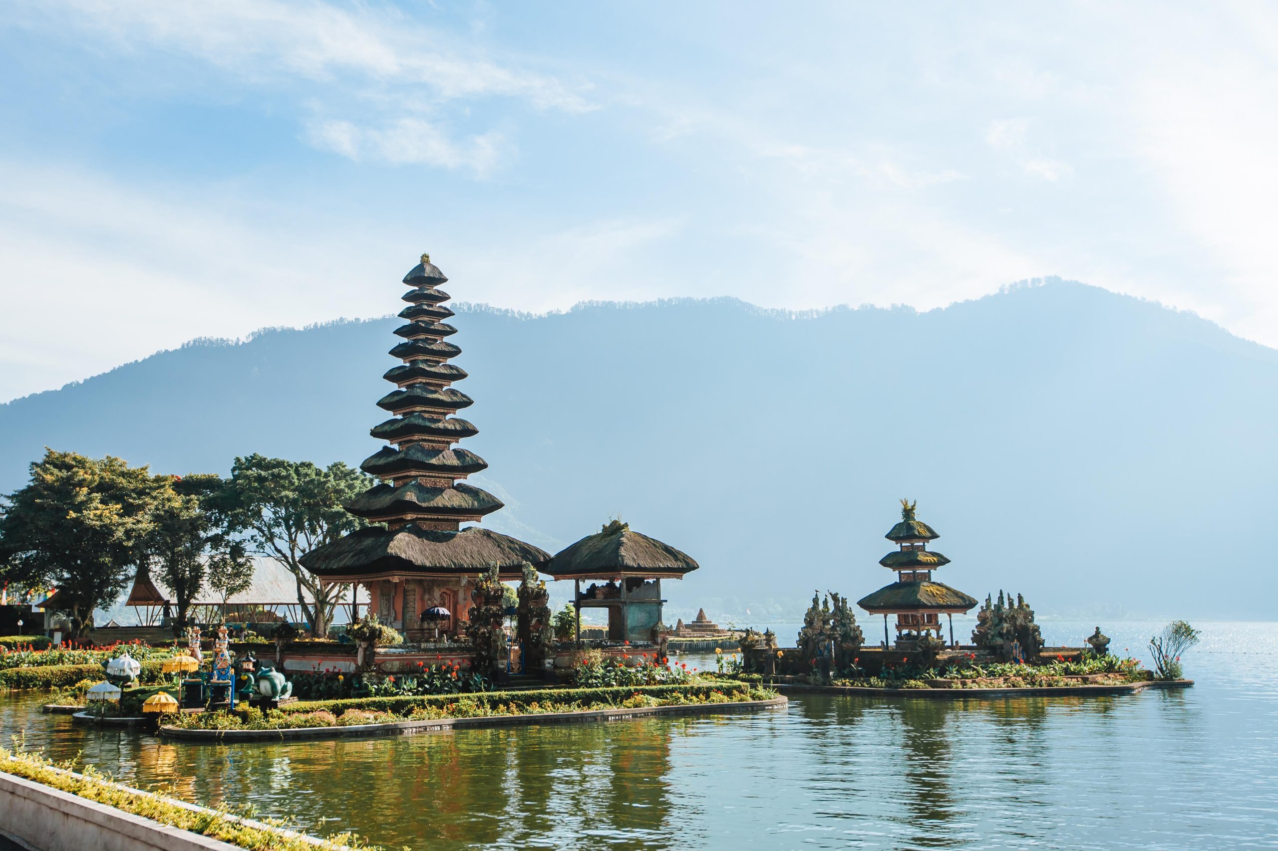 10 Tempat Wisata Lokal Terbaru di Indonesia 10 Tempat Wisata Lokal Terbaru di Indonesia