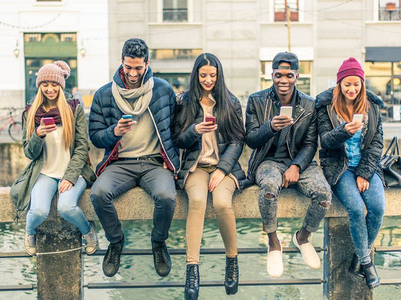 Fashion Anak Remaja Masa Kini Remaja dengan gaya fashion modern sebagai ekspresi identitas diri