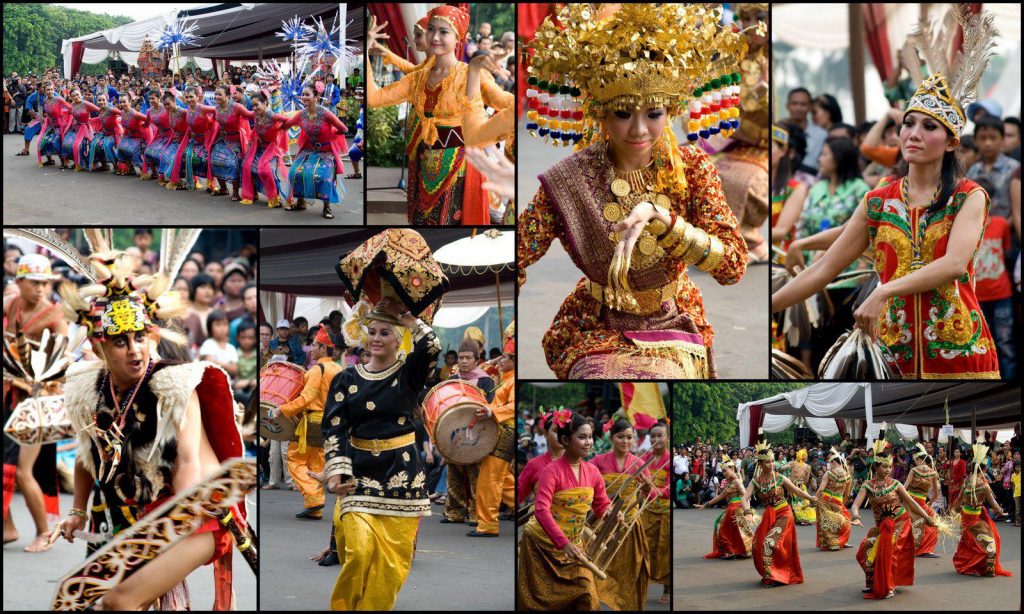 Komunitas seni budaya lokal melestarikan kesenian tradisional Indonesia