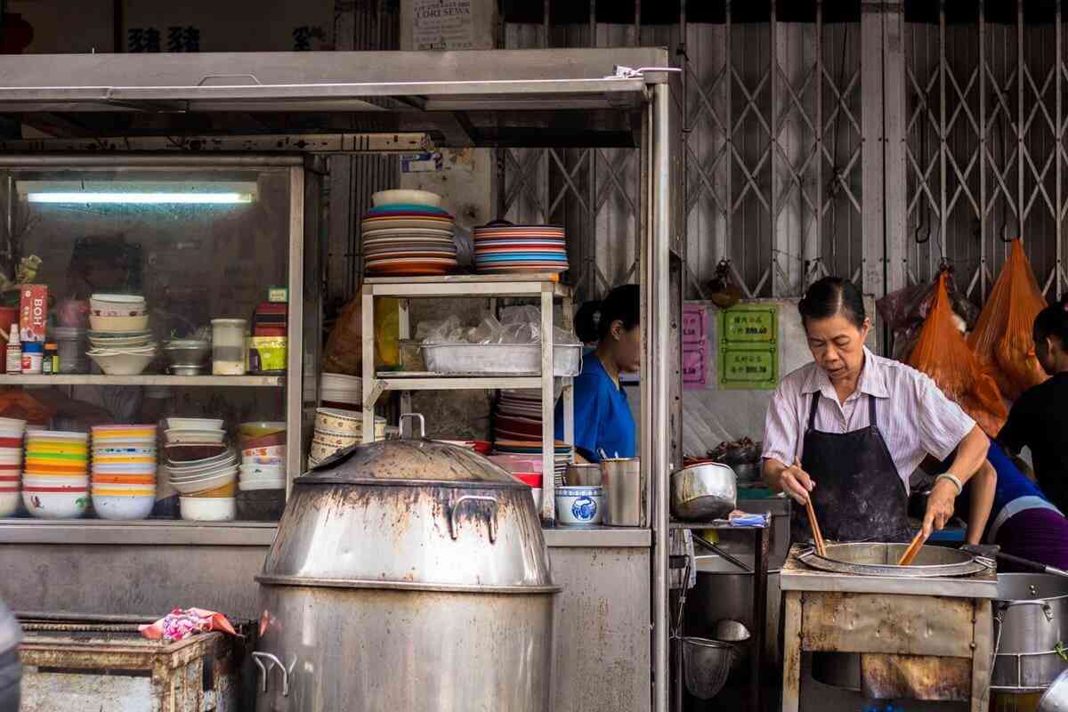 5 Rekomendasi UMKM Kuliner Surabaya yang Bangkit, Termasuk Nasi Goreng Jancuk dan Sambal Bu Rudi