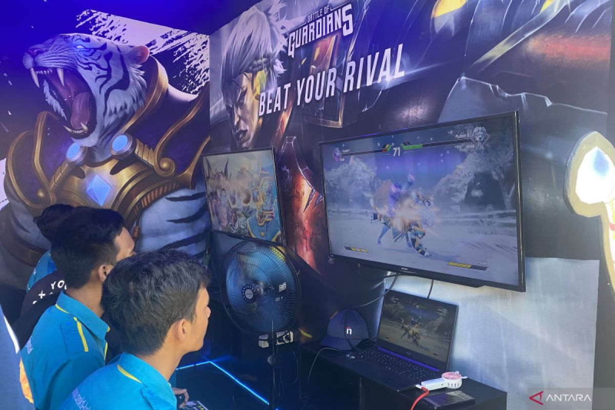 Developer game Indonesia memperkenalkan game lokal di Indonesia Esports Summit 2025