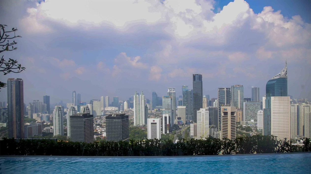 Grafik pertumbuhan ekonomi Indonesia tahun 2025 berdasarkan proyeksi Bank Dunia yang menunjukkan peningkatan PDB dan kondisi makro stabil.