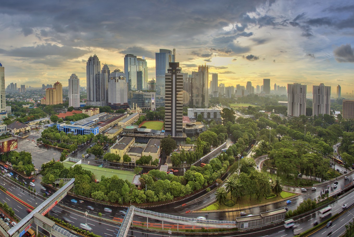 Pemikiran baru untuk kehidupan perkotaan dengan teknologi pintar dan ruang hijau di kota modern