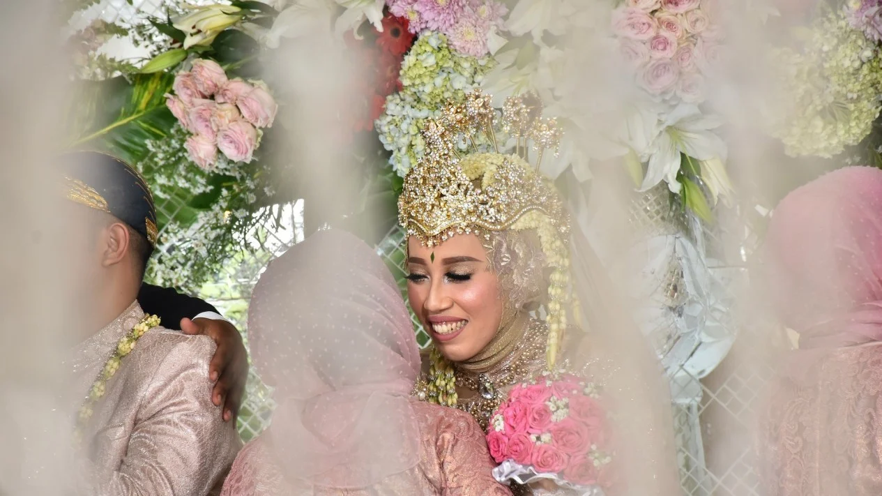 foto tradisi pernikahan adat Sunda dengan busana pengantin tradisional Jawa Barat