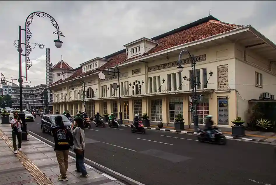 farmhouse-lembang-wisata-bandung-2025.jpg Spot foto ala Eropa di Farmhouse Lembang Bandung 2025