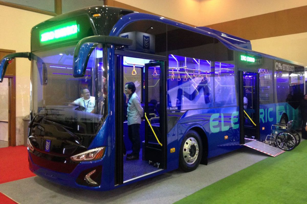 bus listrik karya anak bangsa dipamerkan di giicomvec 2018