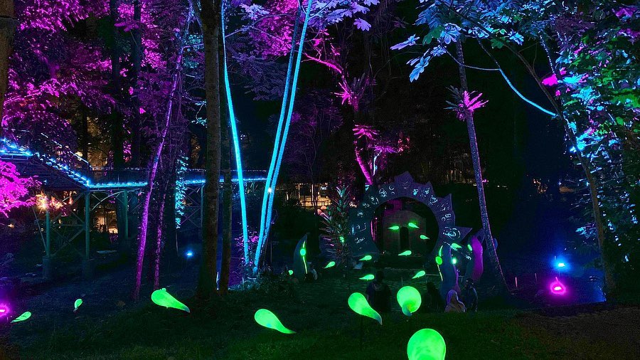 Ilustrasi kearifan lokal masyarakat Indonesia dalam tradisi budaya dan adat istiadat