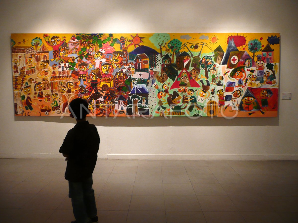 Lukisan Karya Anak Bangsa Indonesia di Galeri Seni lukisan karya anak bangsa Indonesia dengan tema budaya nusantara di galeri seni