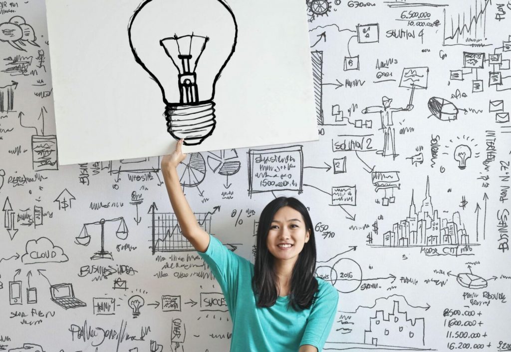 ilustrasi seseorang belajar dan mengembangkan potensi diri agar siap kerja