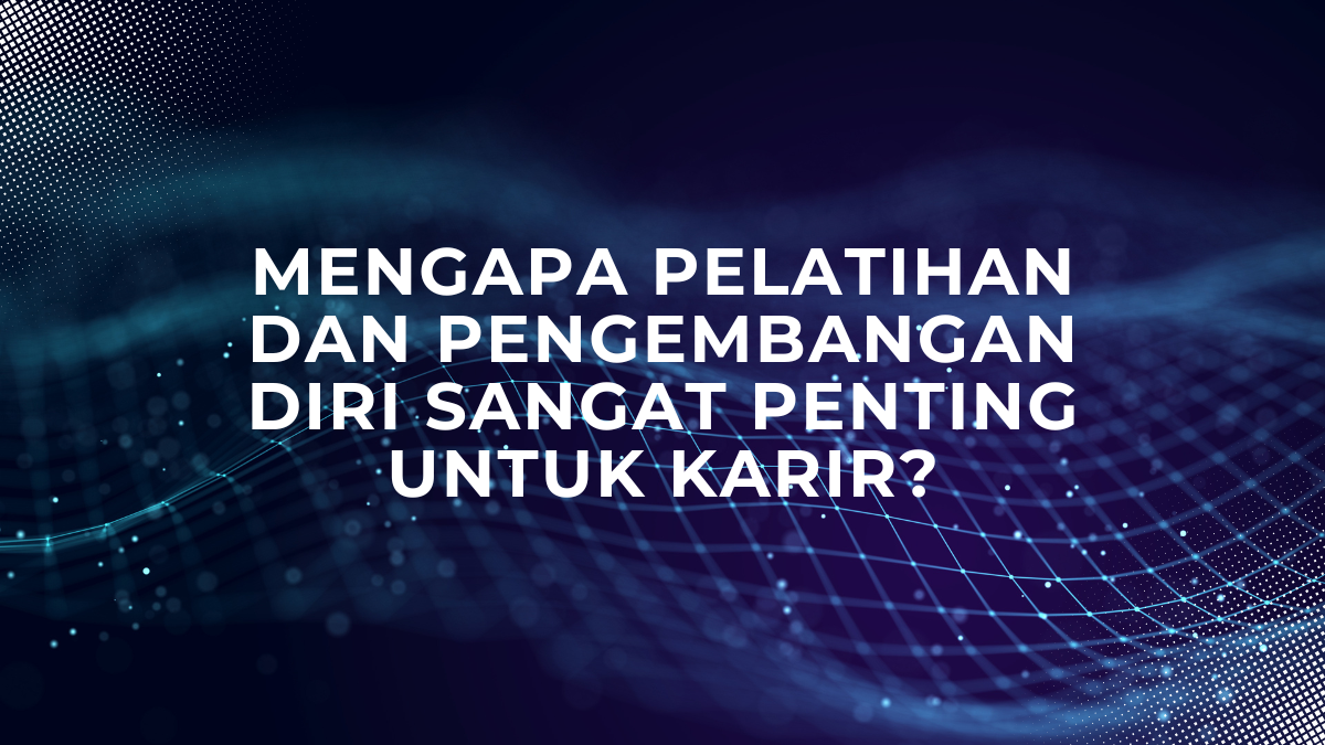Seseorang sedang merencanakan strategi karir dan pengembangan diri di depan laptop untuk masa depan profesional yang sukses.