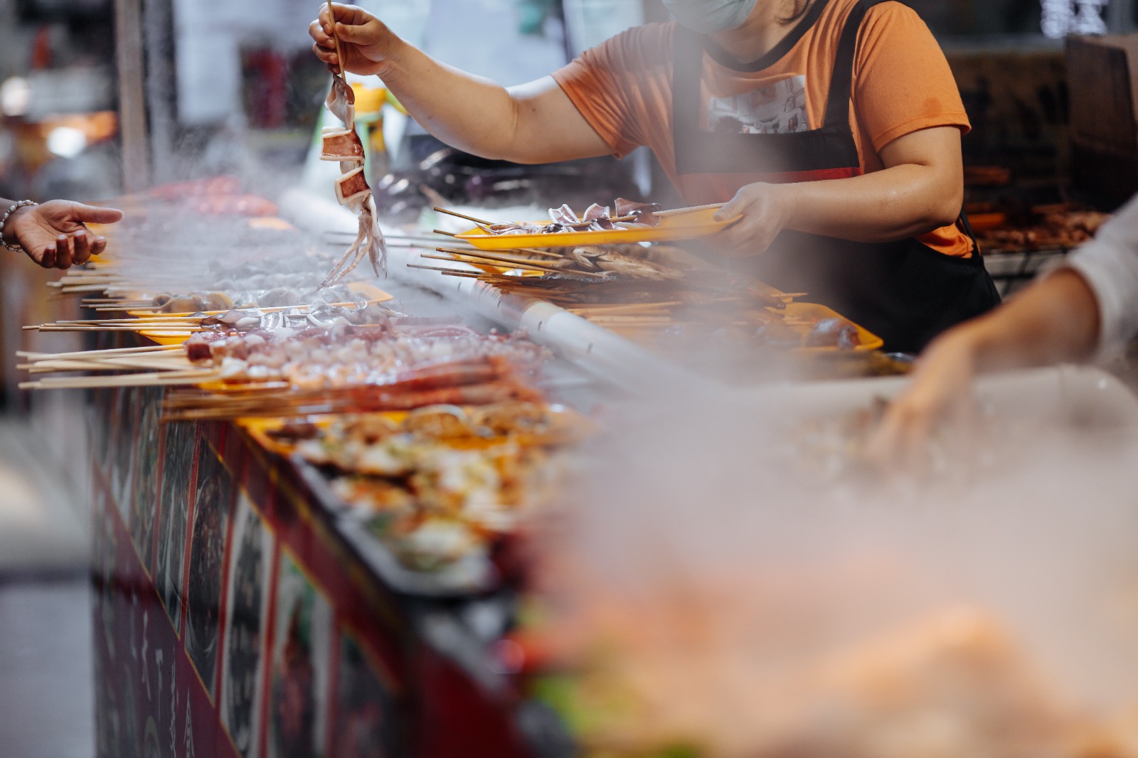 Promosi bisnis kuliner UMKM dengan media sosial dan influencer