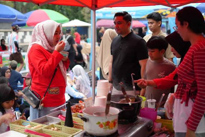 Ekonomi Lokal dan UMKM Penggerak Ekonomi Daerah Ekonomi lokal dan UMKM sebagai penggerak pertumbuhan ekonomi daerah