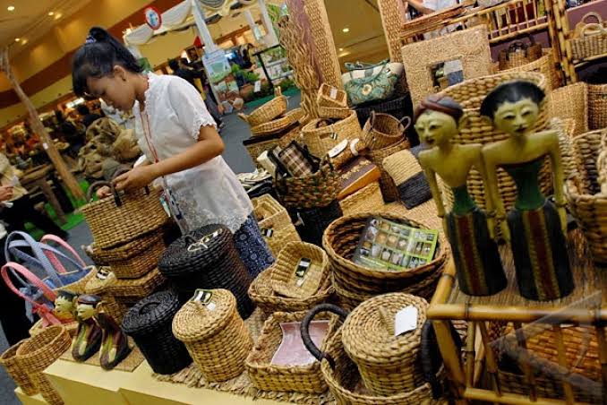 Karya anak bangsa yang menampilkan kreativitas dan budaya lokal Indonesia