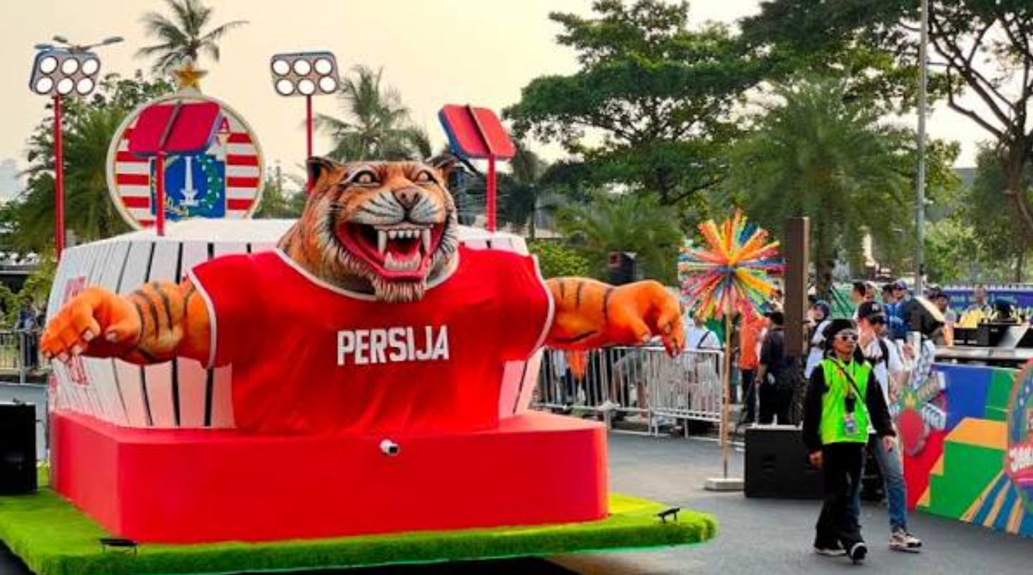 Karya Anak Bangsa dan Kreativitas Lokal Indonesia Karya anak bangsa hasil kreativitas lokal Indonesia