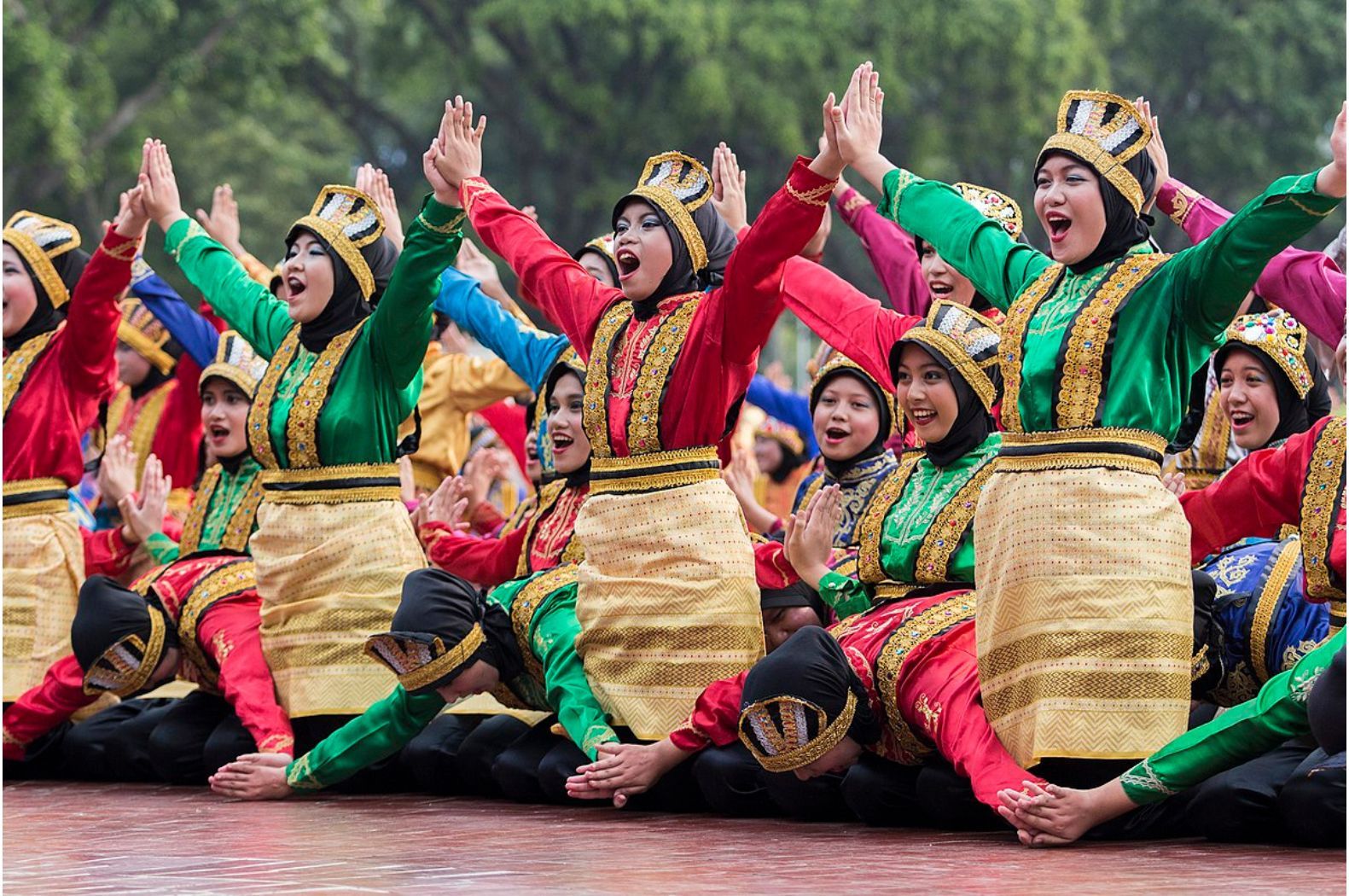 Budaya Lokal dan Komunitas Indonesia Budaya lokal dan komunitas Indonesia dalam kegiatan pelestarian budaya